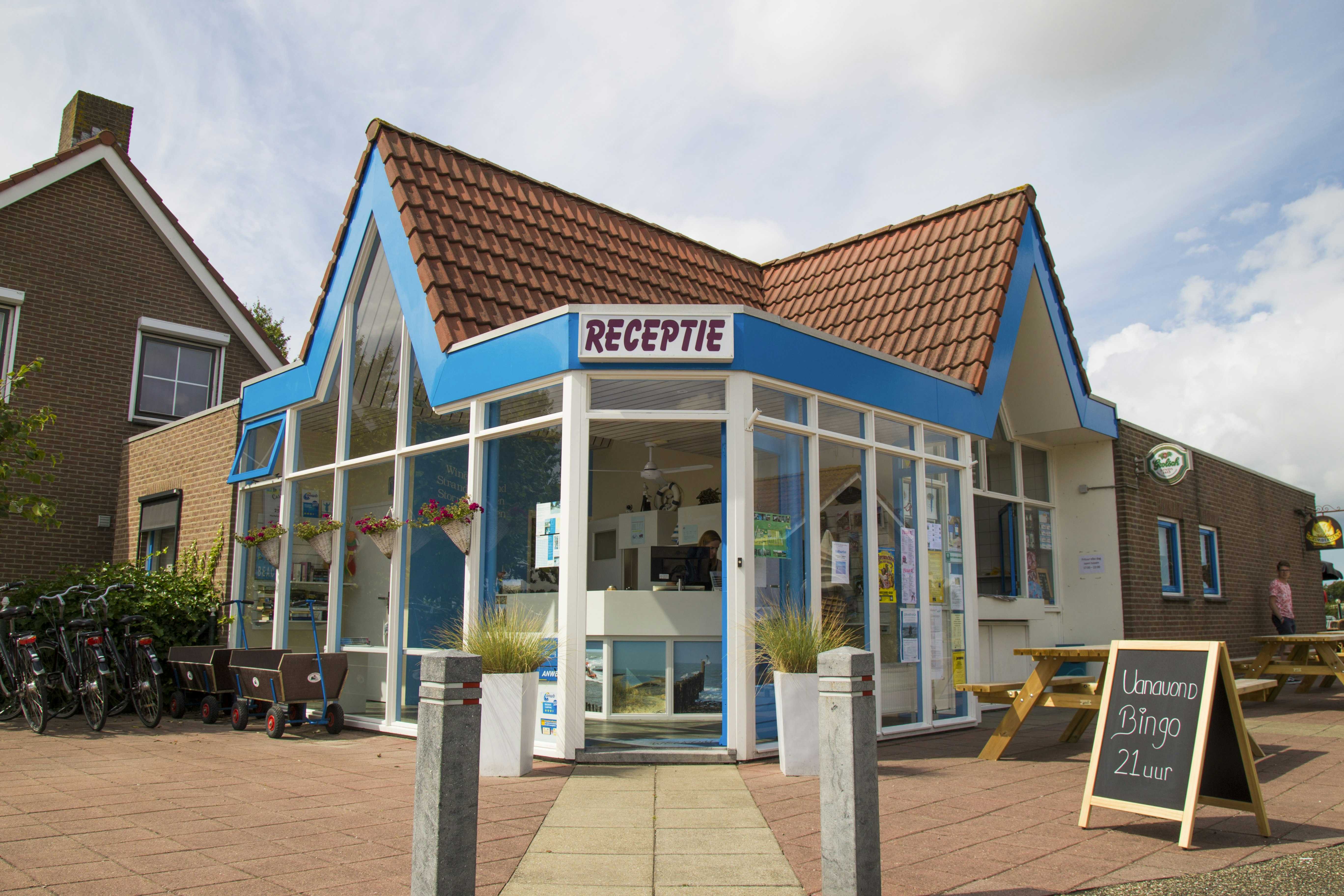 Camping Cassandria Bad - Außenansicht der Rezeption auf dem Campingplatz