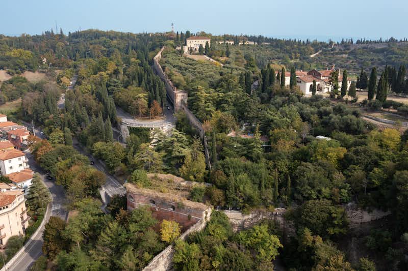 Camping Castel San Pietro - Luftaufnahme des Campingplatzes
