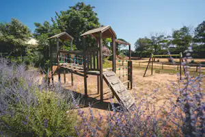 HolaCamp Palamós Camping Castell Park - Kinderspielplatz auf dem Campingplatz