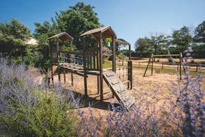 HolaCamp Palamós Camping Castell Park - Kinderspielplatz auf dem Campingplatz