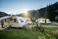 Camping Catinaccio Rosengarten - Wohnmobile und Wohnwagen auf Stellplätzen