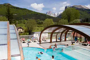 Camping Champ la Chèvre - Poolbereich auf dem Campingplatz