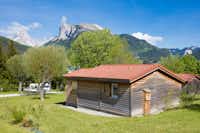 Camping Champ la Chèvre - Mobilheime und Stell- und Zeltplätze vom Campingplatz mit Blick auf die Alpen