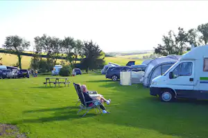Camping Channel View - Campinggäste entspannen sich