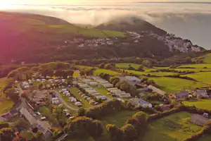 Camping Channel View - Campingplatz aus der Vogelperspektive