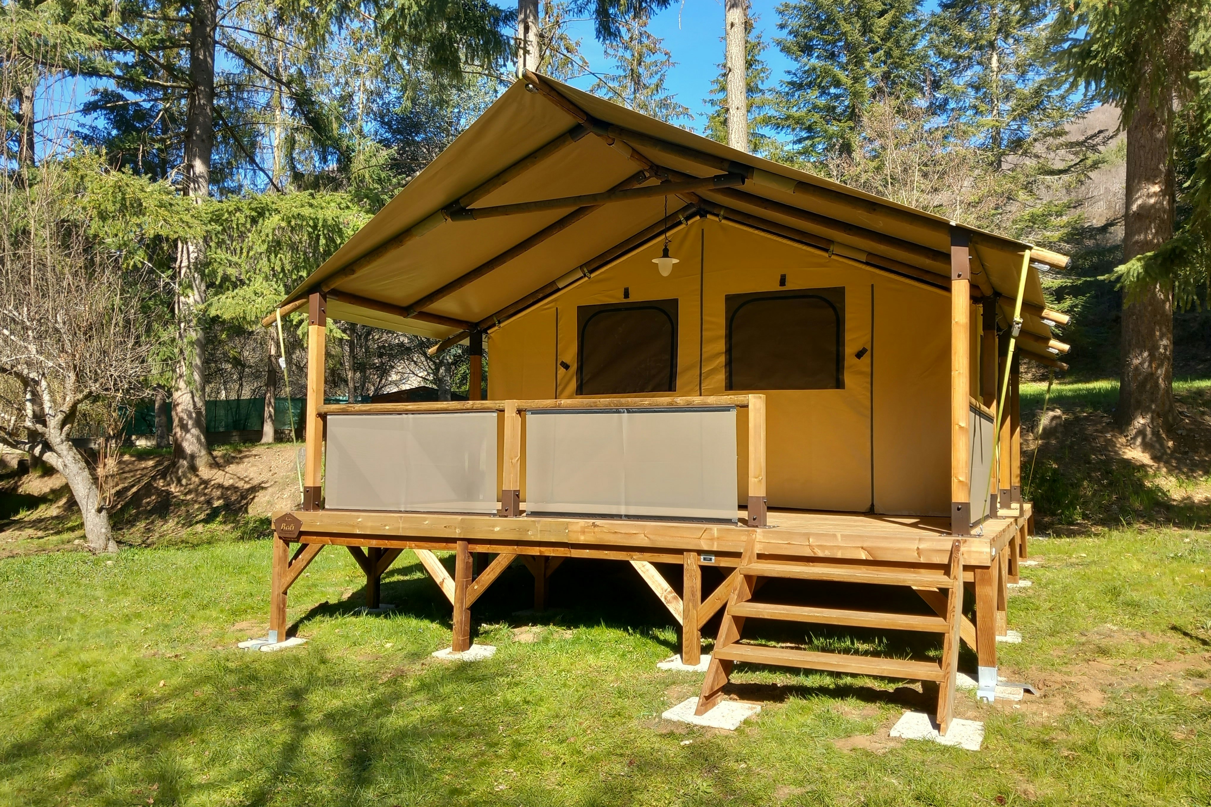 Camping Chantemerle - Glamping-Zelt mit Terrasse