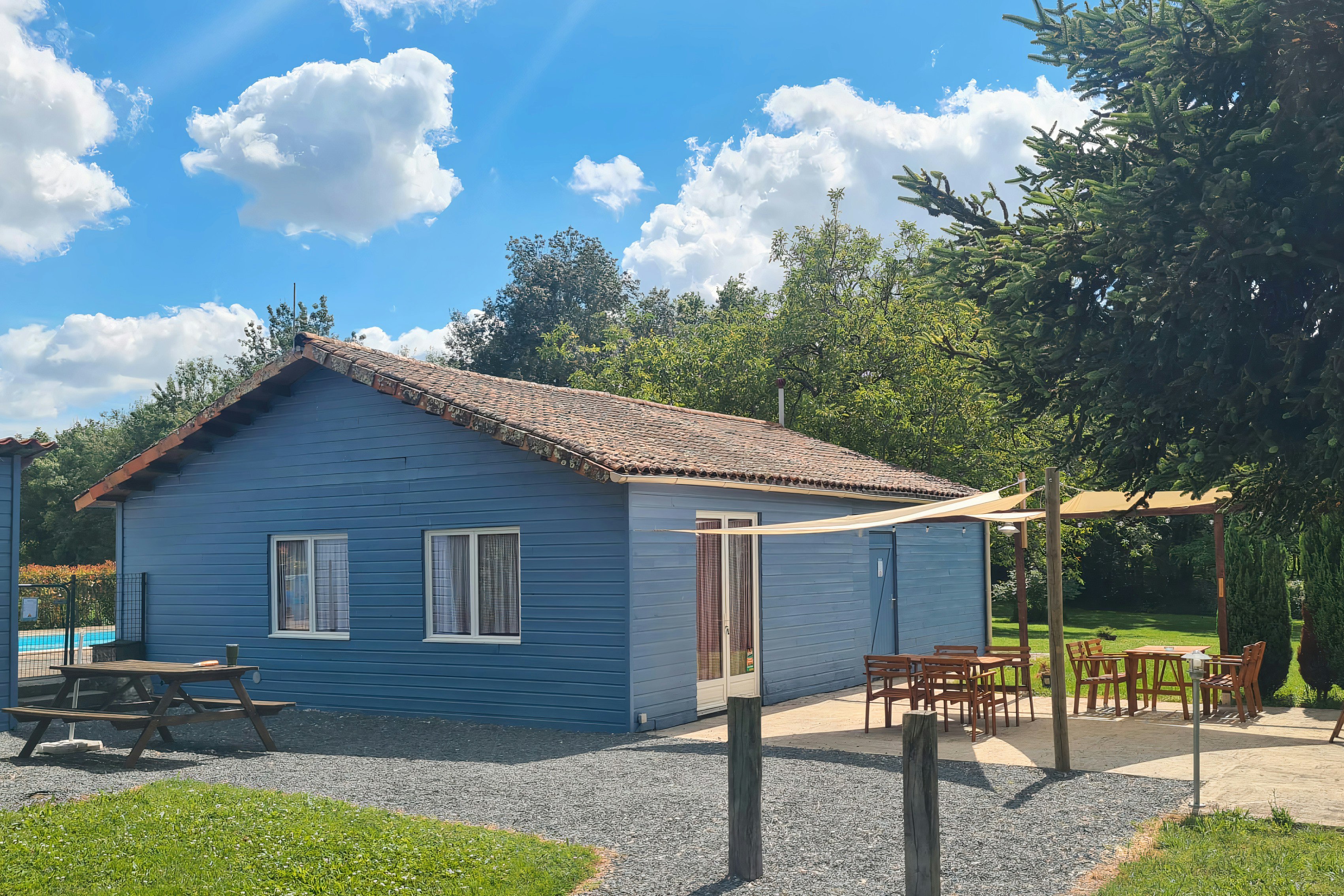 Camping Chez Philipaud - Terrasse auf dem Campingplatz