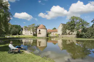 Camping Château de Lez-Eaux - Angler auf dem Campingplatz