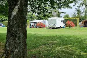 Camping Château de Martragny - Standplätze auf der Wiese auf dem Campingplatz