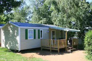 Camping Château La Grange Fort - Mobilheim mit Terrasse auf dem Campingplatz