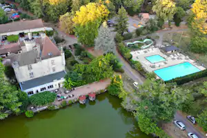 Camping Château le Verdoyer - Campingplatz aus der Vogelperspektive