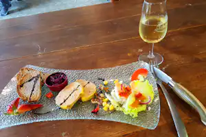 Camping Château le Verdoyer - lokale Spezialitäten auf dem Campingplatz