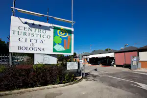 Camping Città di Bologna - Eingangsschild am Tor des Campingplatzes