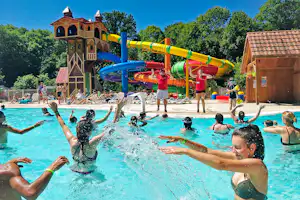 Camping Capfun ClairVacances Camping ClairVacances - Aquafitness im Freibad des Campingplatzes