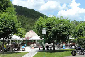 Camping Clausensee - Restaurant vom Campingplatz mit Terrasse im Grünen