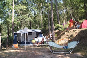 Camping Paradis Le Ruou Camping Club Le Ruou - Standplätze auf dem Campingplatz