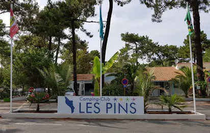 Camping Paradis Les Pins d'Oléron (Le Grand-Village-Plage)