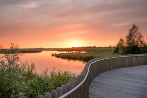 Ardoer Camping Cnossen Leekstermeer - Sonnenuntergang überm Wasser