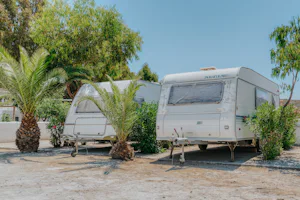Camping Coralli - Wohnmobil- und Wohnwagenstellplätze zwischen Palmen