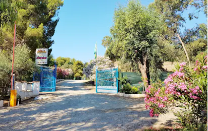 Camping Area Sosta Costa Splendente