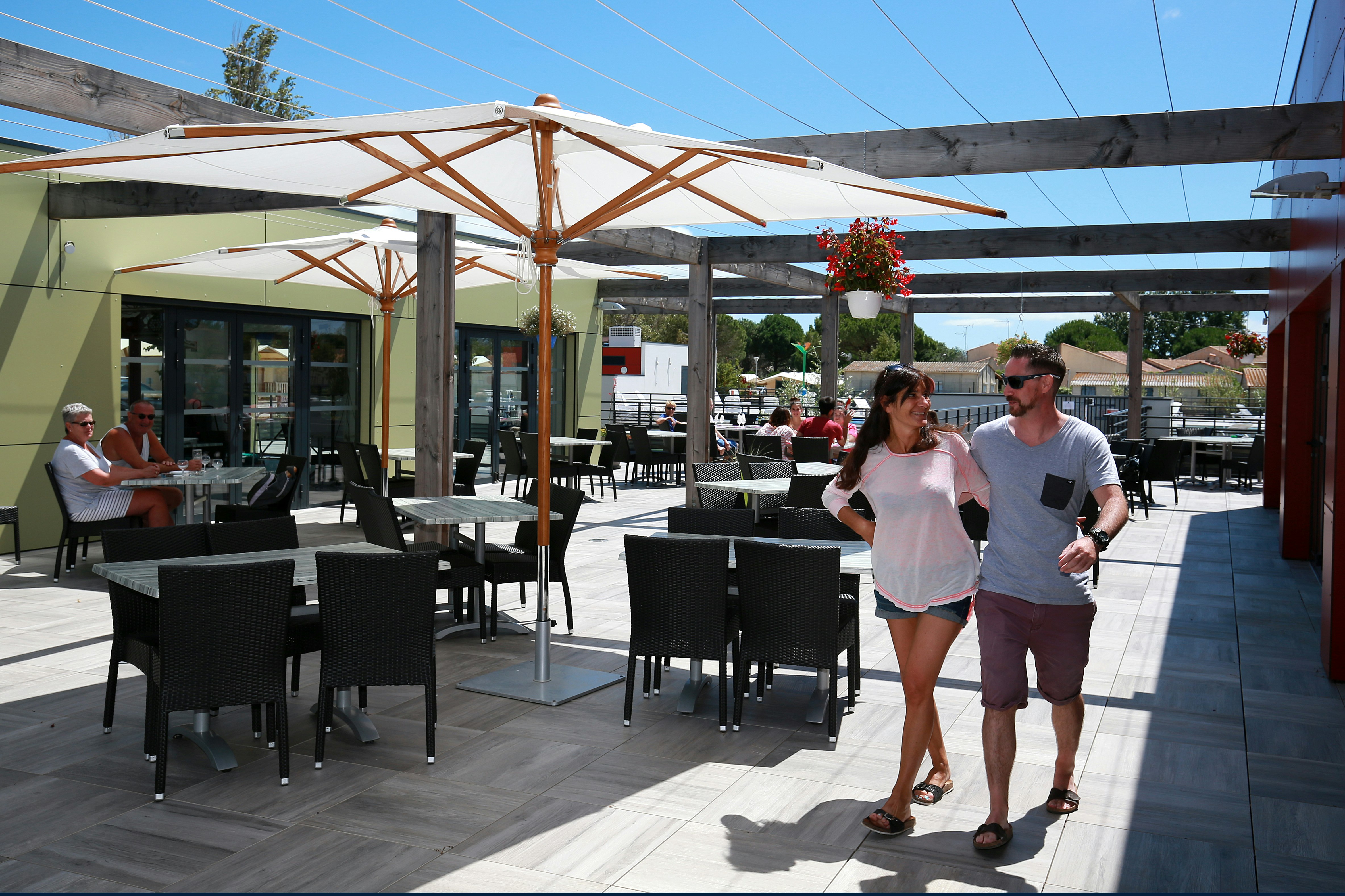 Camping Côte de Soleil  - Restaurant mit Terrasse auf dem Campingplatz