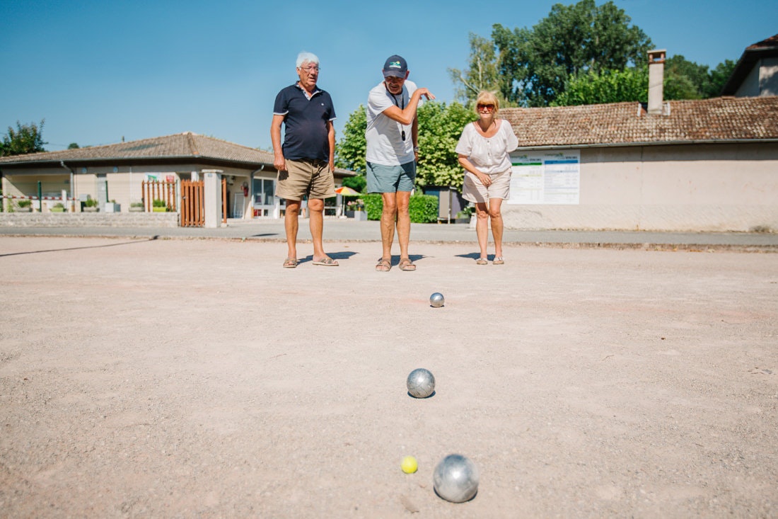 Camping Côté Vercors - Boulefeld auf dem Campingplatz