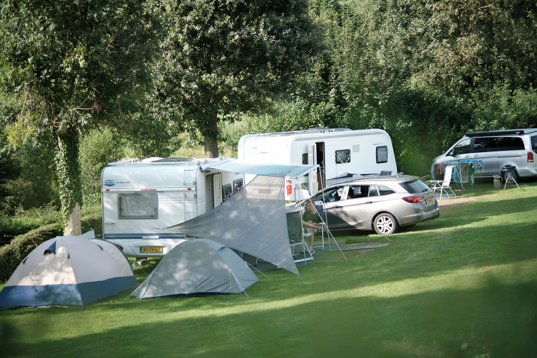 Camping Cottesserhoeve - Wohnmobil- und Wohnwagenstandplätze auf der Wiese
