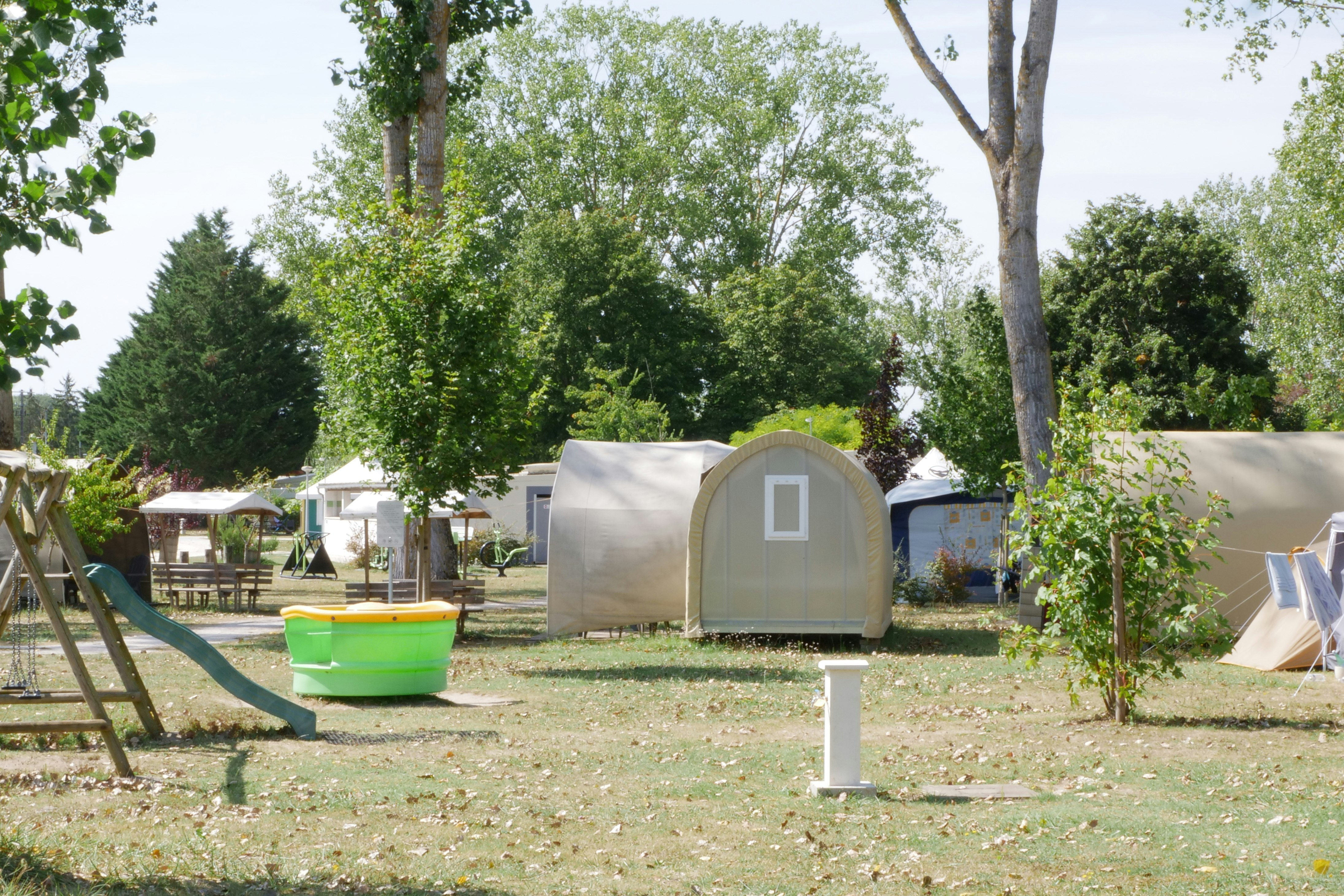 Camping Couleurs du monde - Glamping-Unterkünfte auf dem Campingplatz