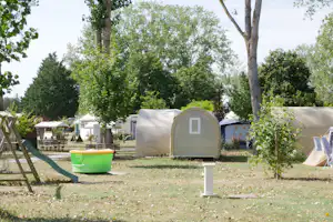 Camping Couleurs du monde - Glamping-Unterkünfte auf dem Campingplatz