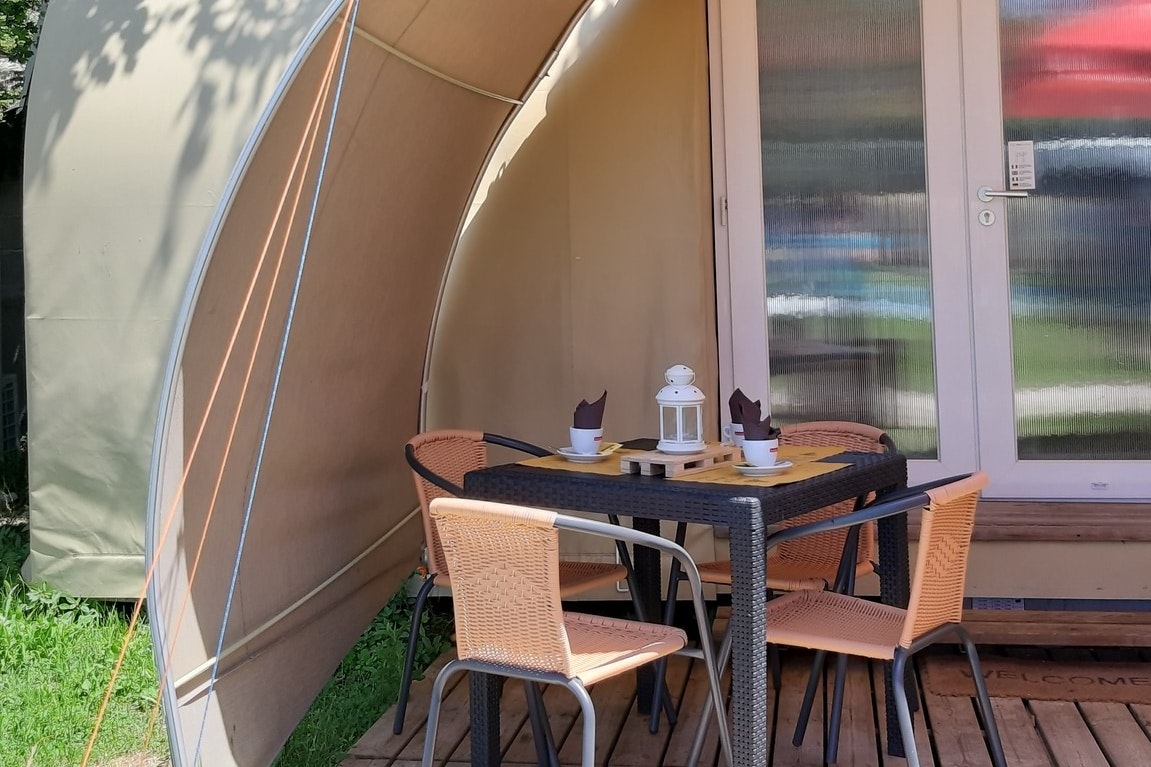 Camping Covelo - Glamping-Zelt mit Terrasse auf dem Campingplatz