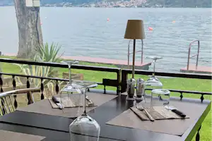 Camping Covelo - Terrasse des Restaurants mit Blick auf den See