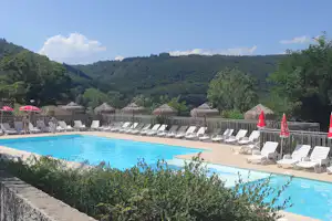 Camping d'Arpheuilles Camping d' Arpheuilles - Pool auf dem Campingplatz