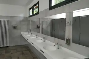 Camping Darna Innenansicht des Sanitärgebäudes