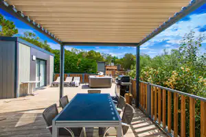 Domaine de Miremer Camping de Berard - Mobilheim mit Terrasse und privatem Jacuzzi auf dem Campingplatz