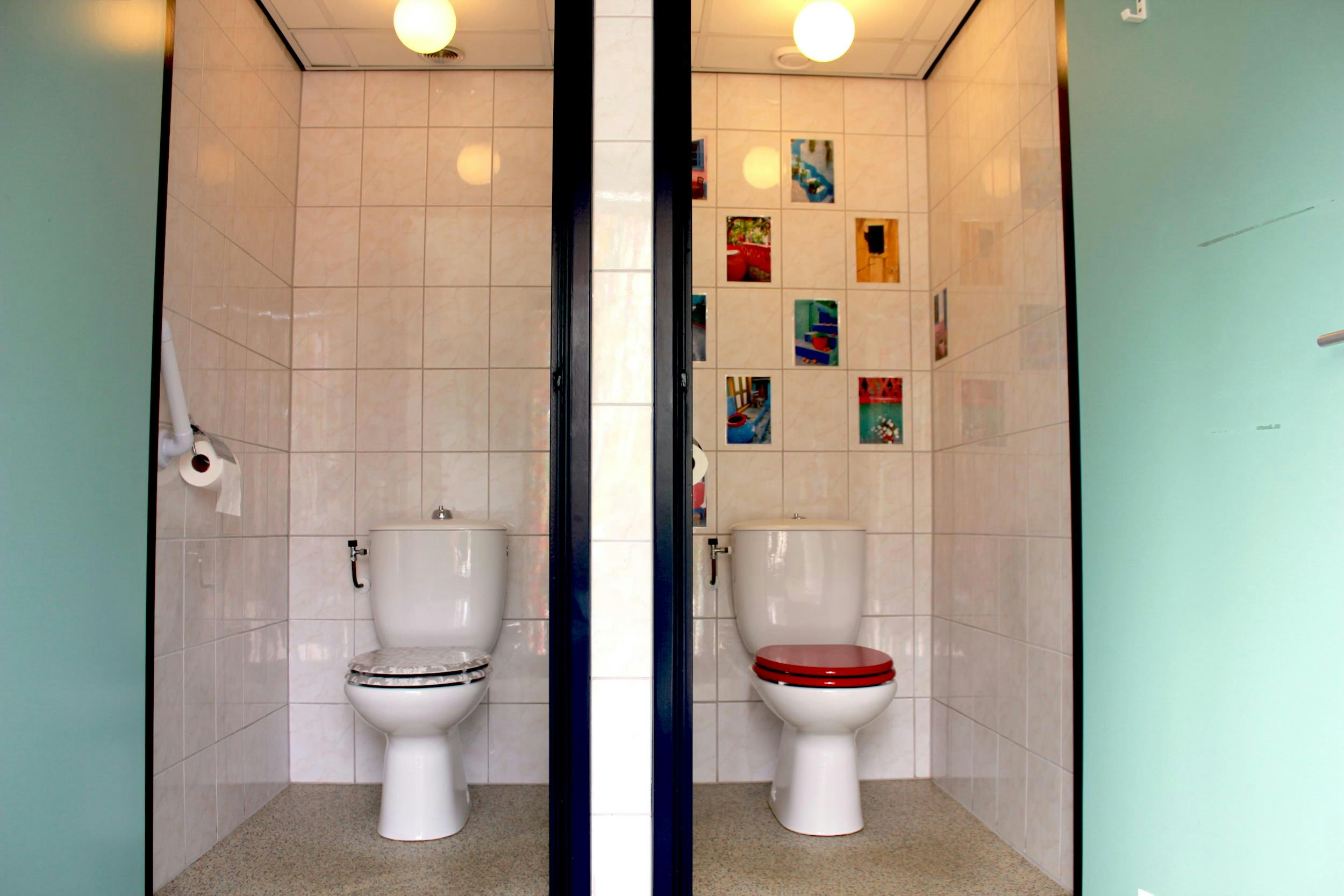 Camping de Betuwe Hoeve  - Innenansicht des Sanitärgebäudes