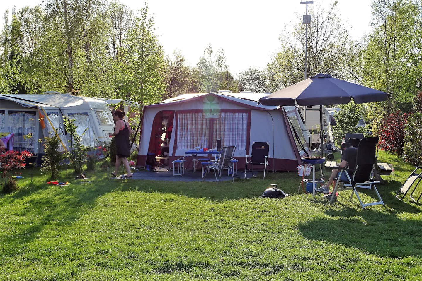 Camping De Bocht - Wohnmobil- und  Wohnwagenstellplätze im Grünen