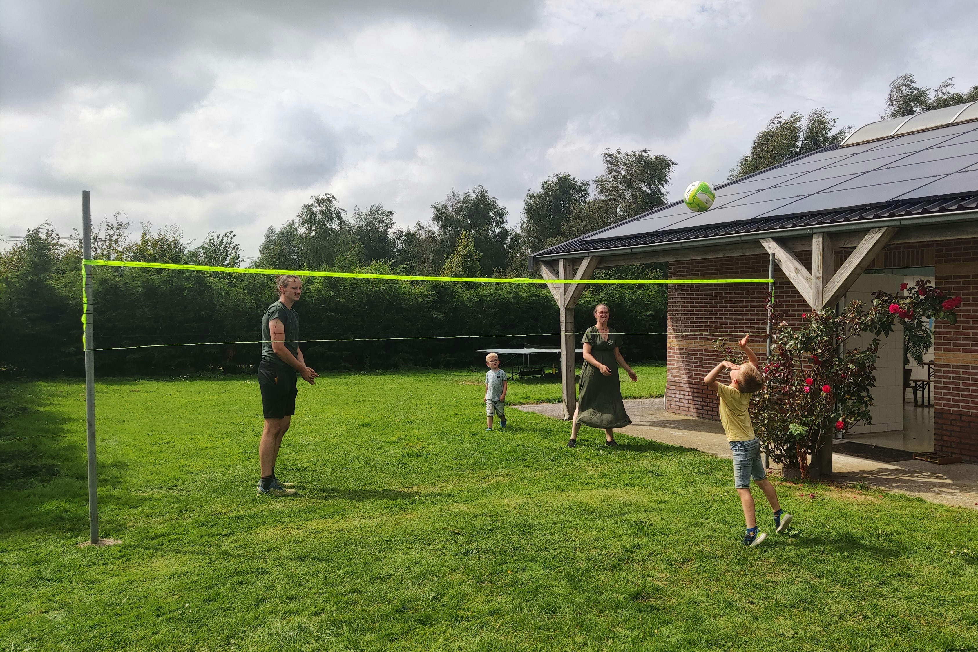 Camping De Boerenzwaluw - Volleyballnetz auf dem Campingplatz