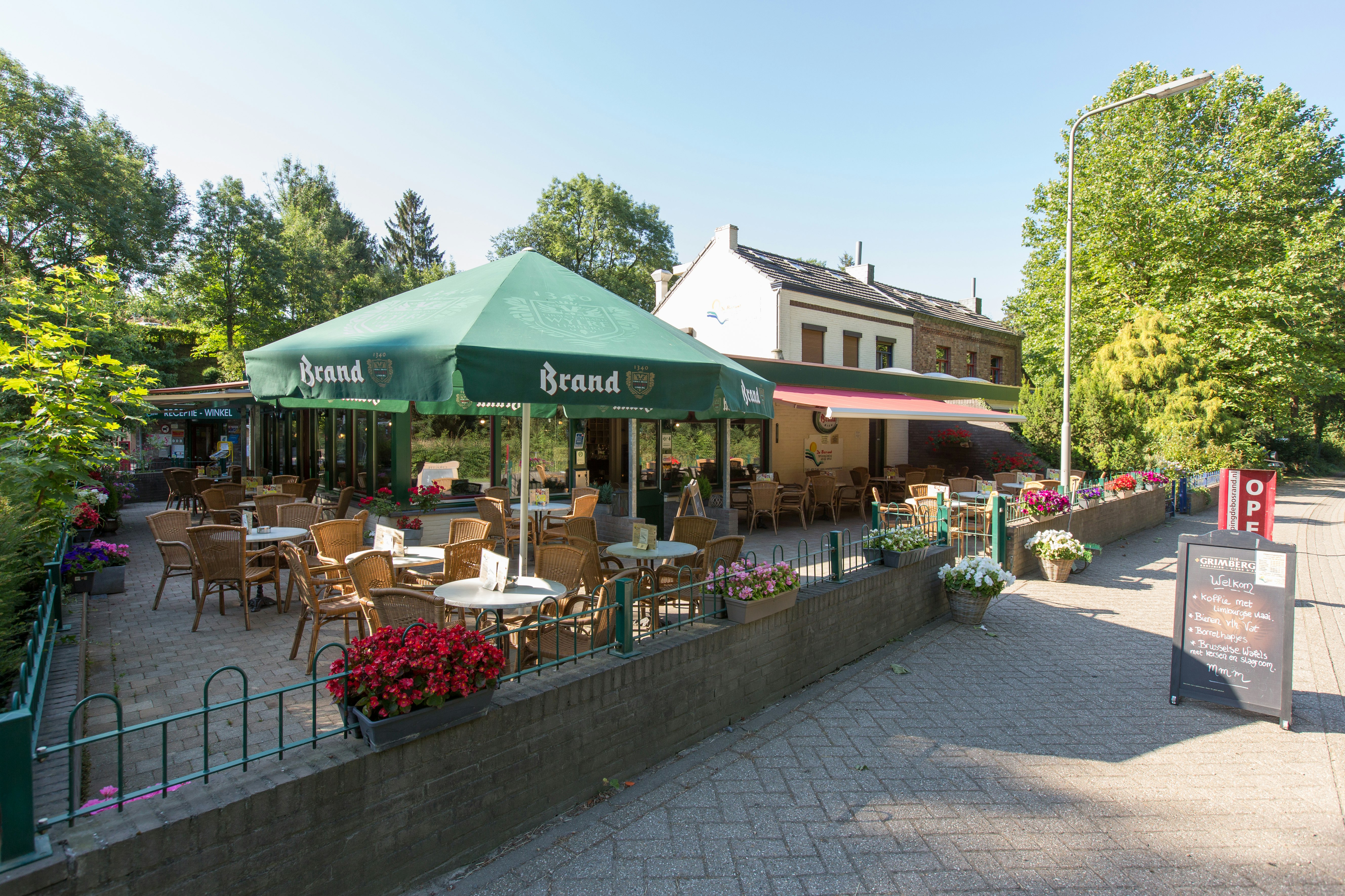 Camping De Bosrand  -  Restaurant vom Campingplatz mit Terrasse