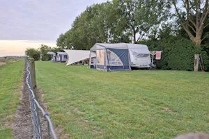 Camping De Brashoeve - Standplatzwiese auf dem Campingplatz