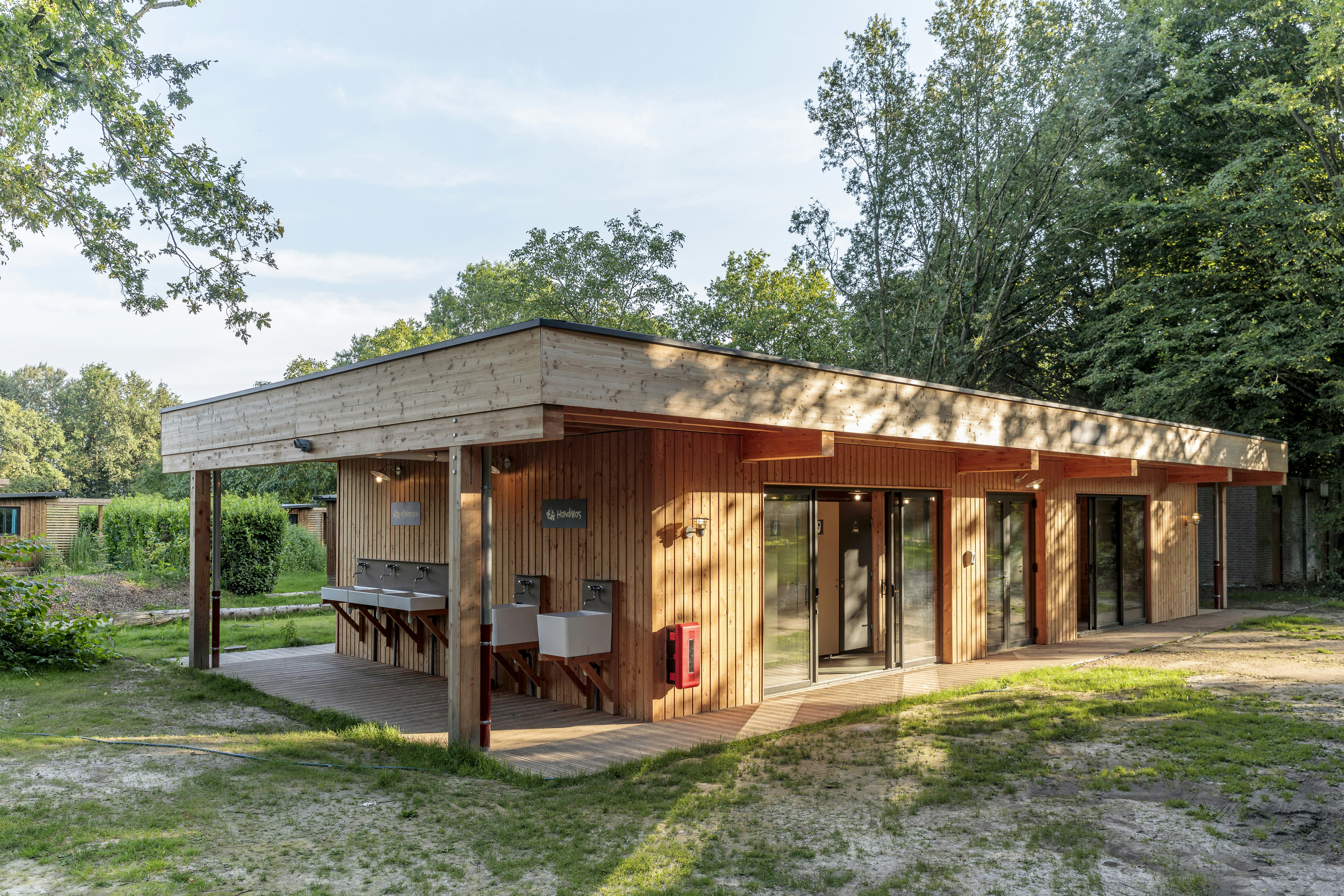 Camping Valkenburg - Maastricht - Außenansicht des Sanitärgebäudes