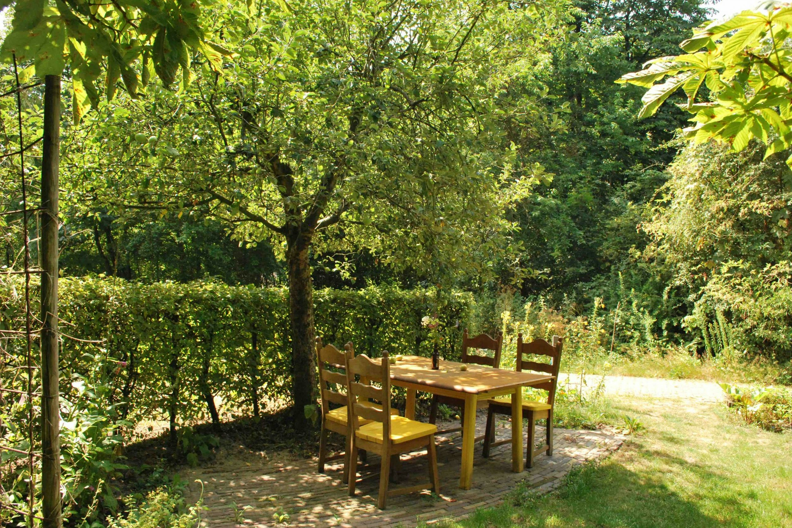 Camping De Bulte - Esstisch auf dem Campingplatz