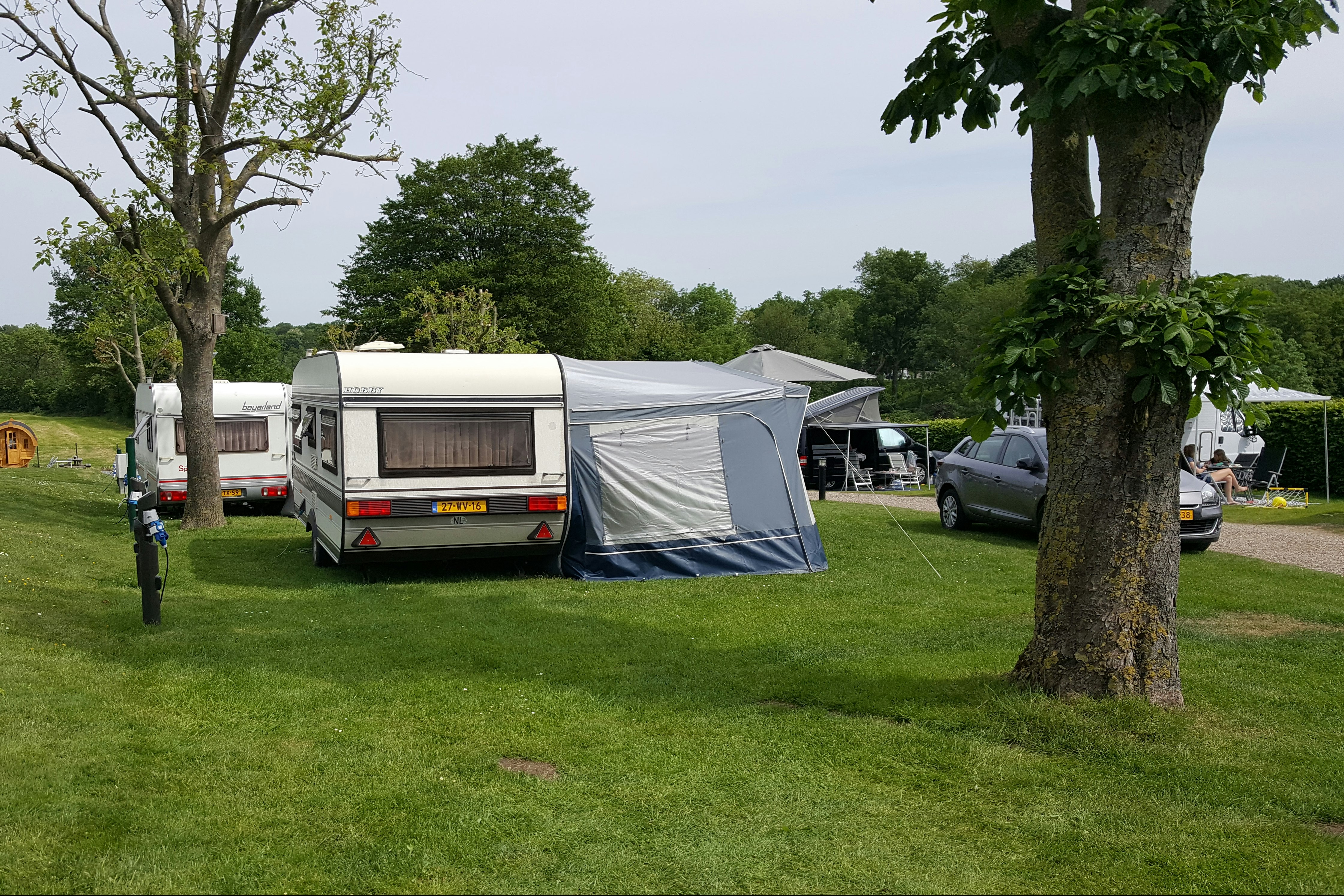 Camping de Cauberg - WOhnwagen auf Stellplätzen