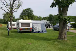 Camping de Cauberg - WOhnwagen auf Stellplätzen