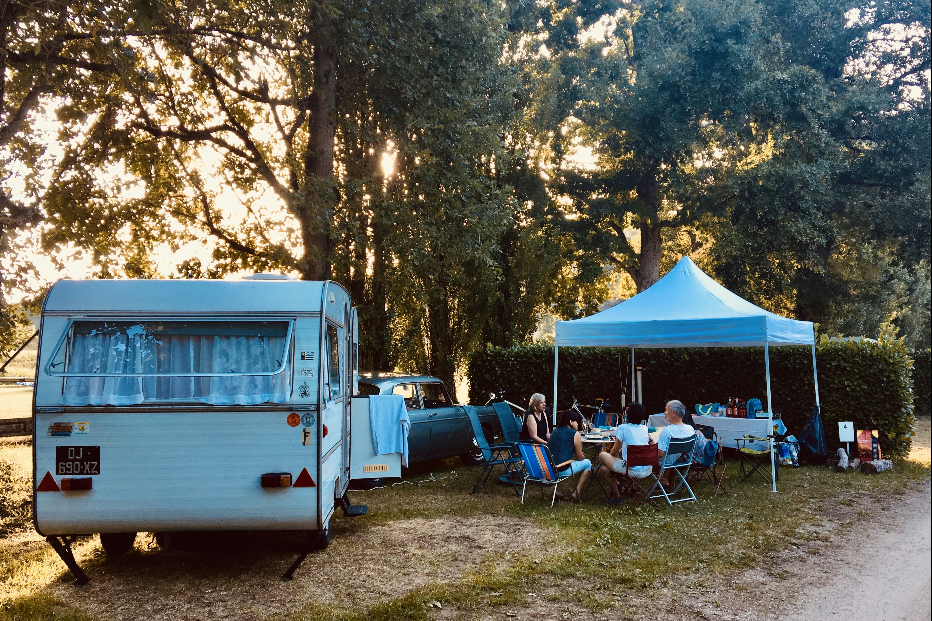 Camping de Cénevières - Standplätze auf dem Campingplatz