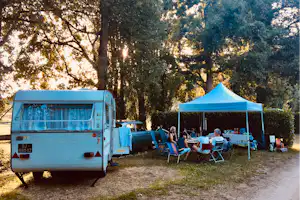 Camping de Cénevières - Standplätze auf dem Campingplatz