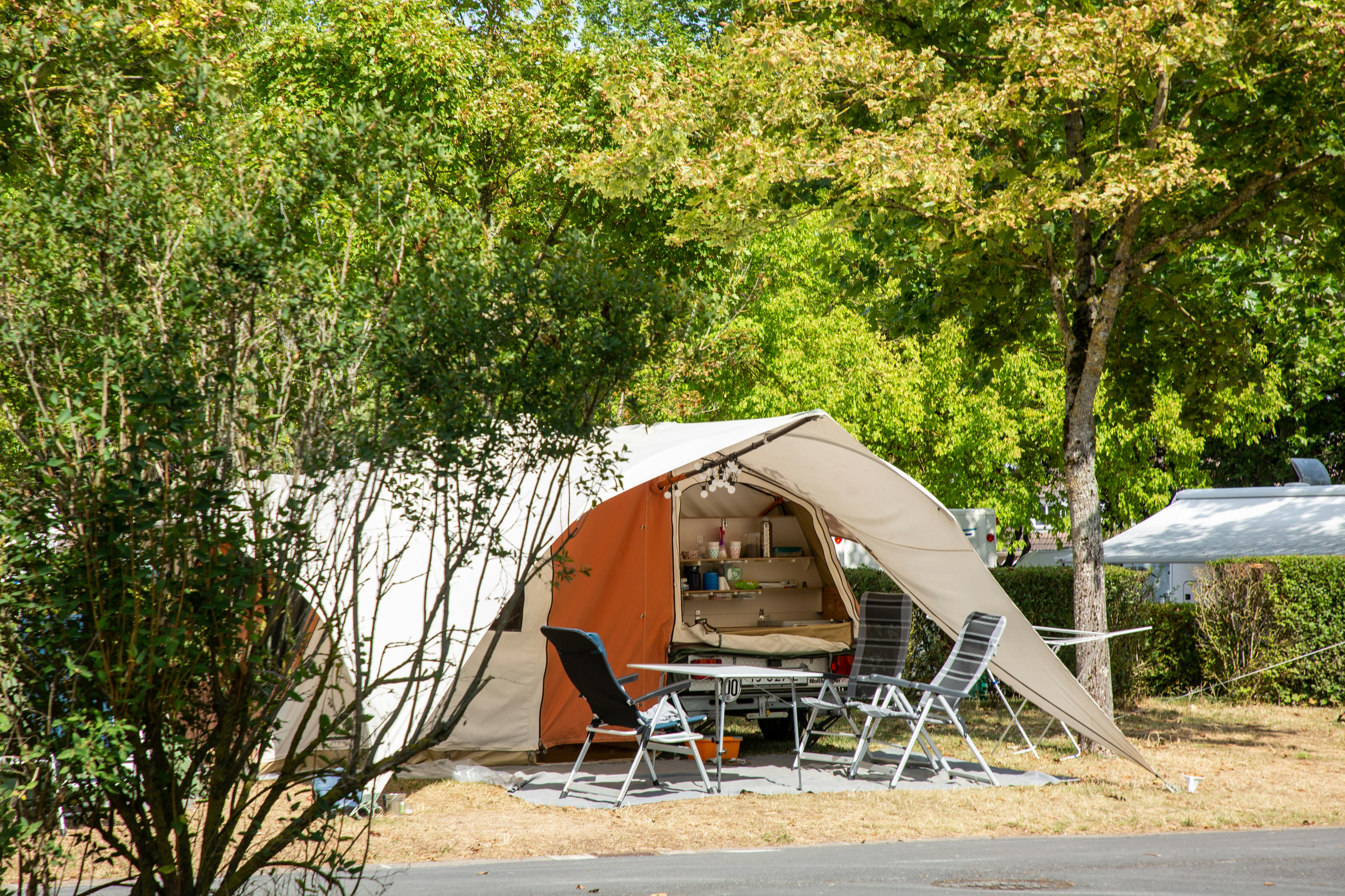 Camping de Châlons-en-Champagne - Standplätze auf dem Campingplatz