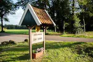 Camping De Dam - Eingang des Campingplatzes