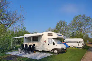 Camping De Flierefluiter - Standplätze auf dem Campingplatz