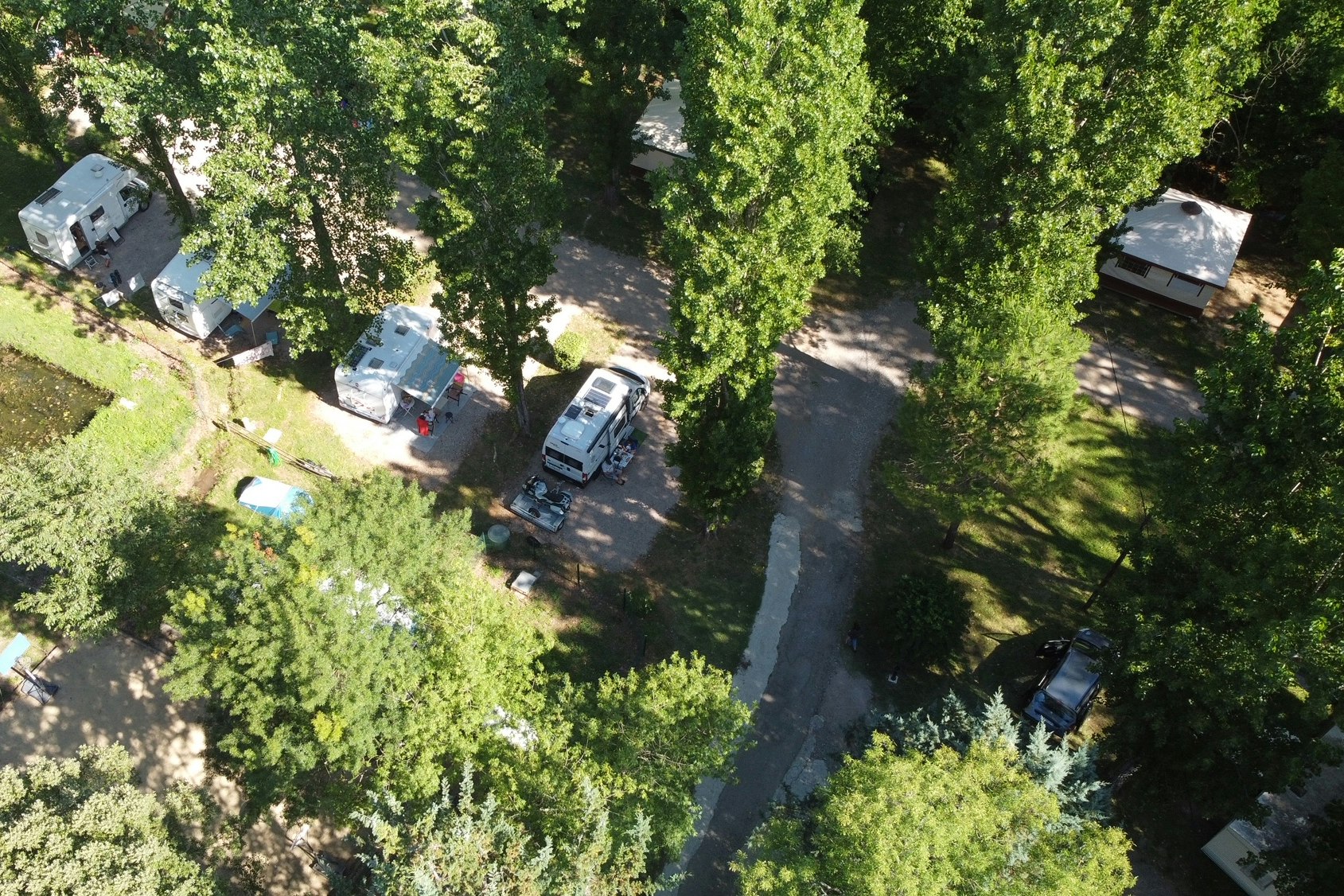 Camping de Graniers - Blick auf Standplätze von oben