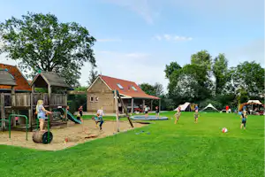 Camping De Hofwei - Kinderspielplatz auf dem Campingplatz